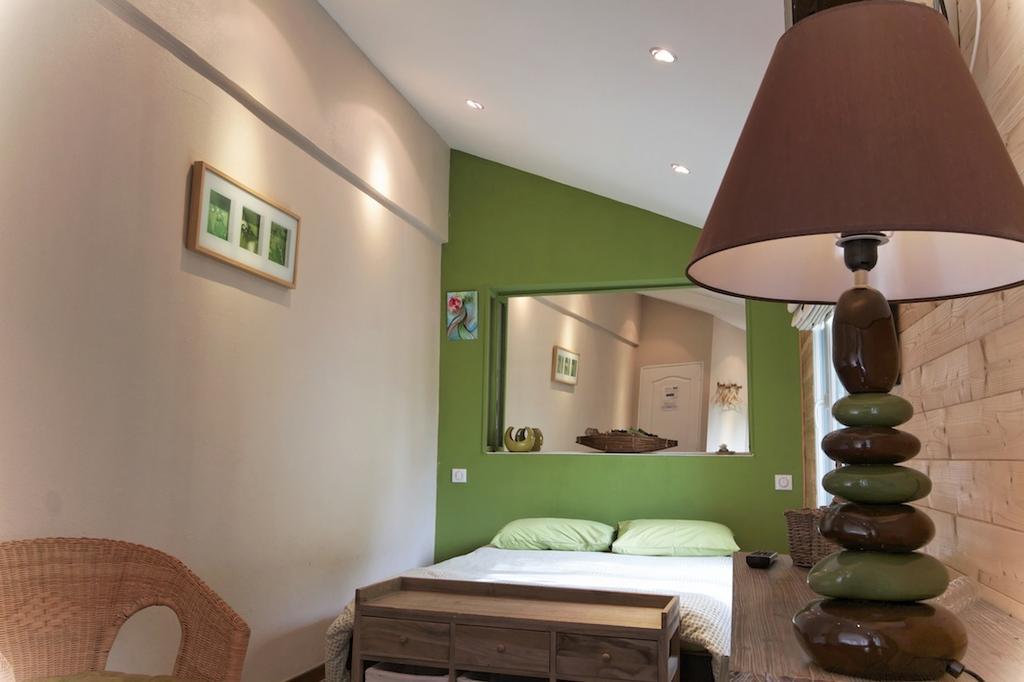Comme A La Maison Bed & Breakfast Tours-sur-Marne Room photo